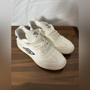 Umbro Cream and Black Men's Sneakers